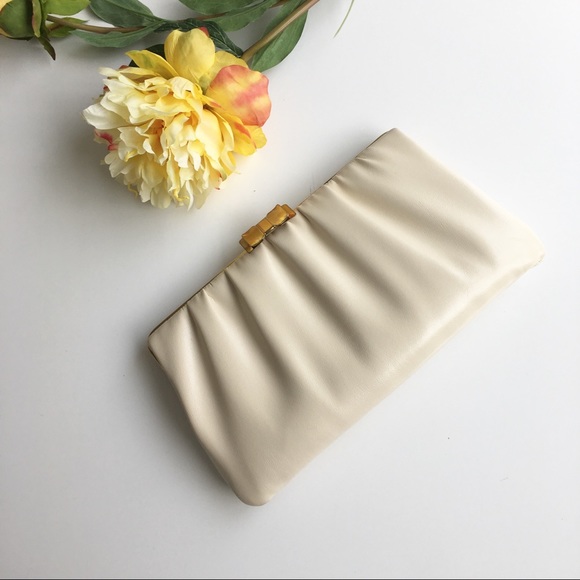 Vintage Handbags - Classic Vintage Gold Bow & Cream Clutch